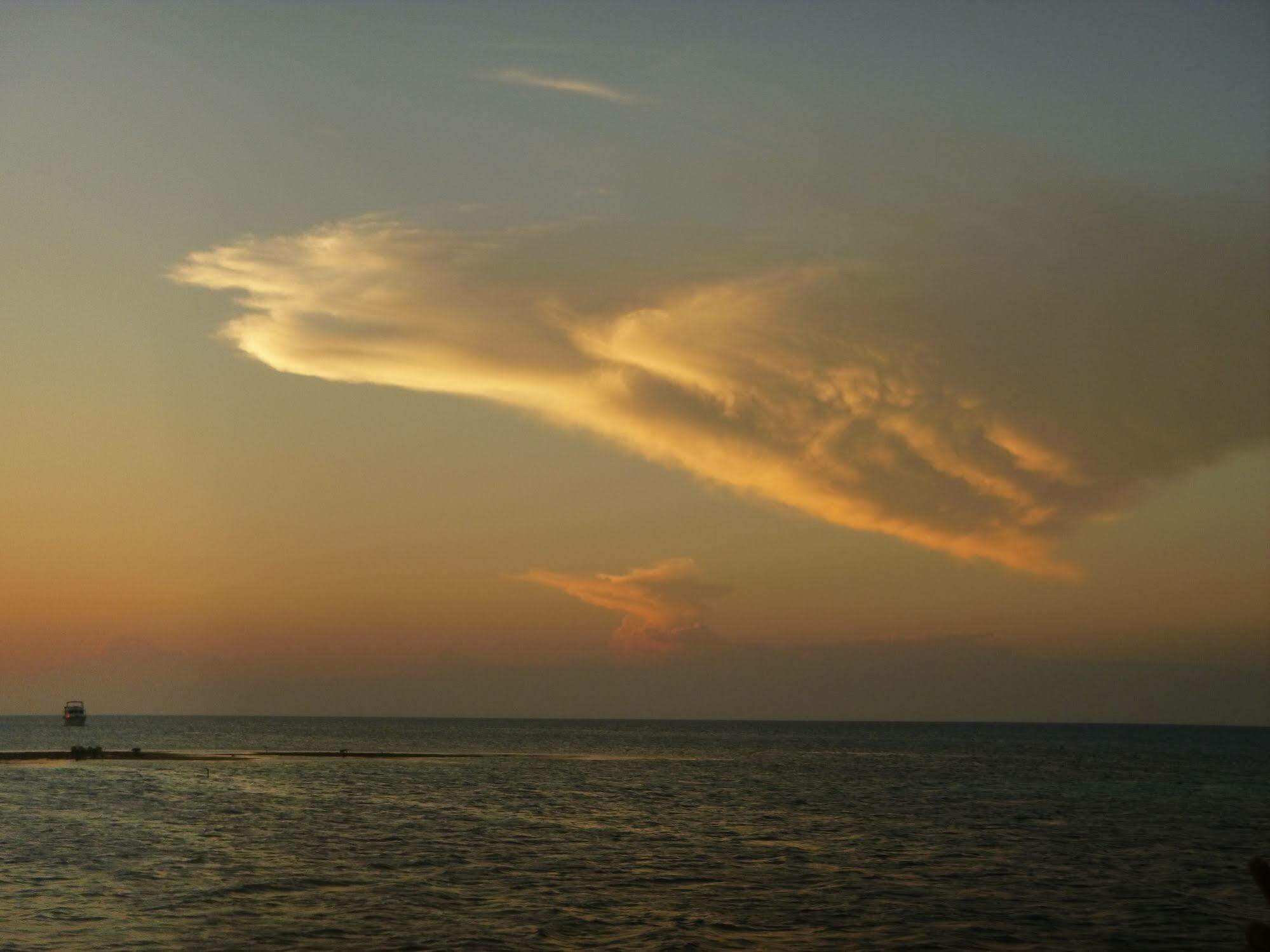 Isla Marisol Resort エクステリア 写真